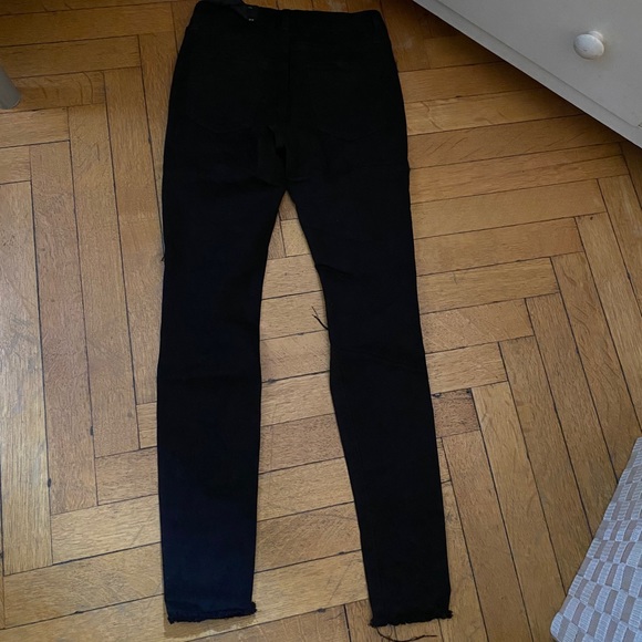 🖤BLACK RIPPED JEANS🖤 - Picture 3 of 4